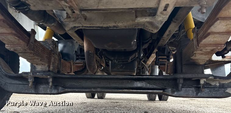 image for item EG5829 1993 Ford F700 dump flatbed truck