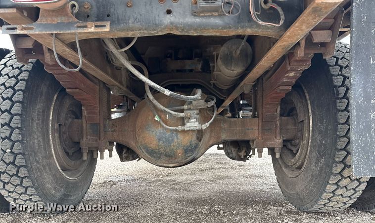 image for item EG5829 1993 Ford F700 dump flatbed truck