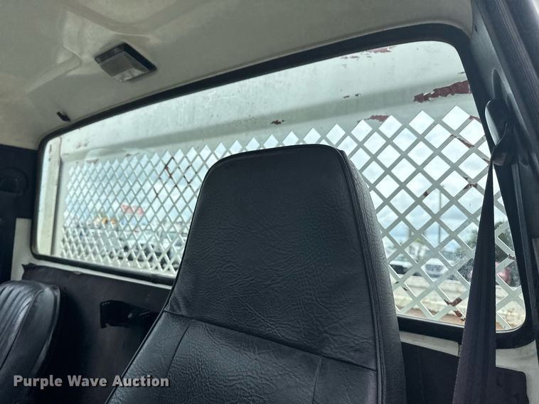 image for item EG5829 1993 Ford F700 dump flatbed truck