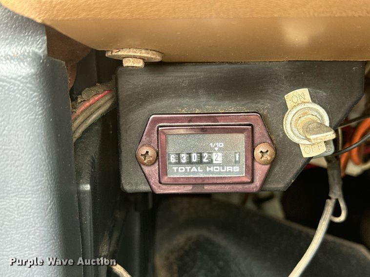 image for item EG5829 1993 Ford F700 dump flatbed truck