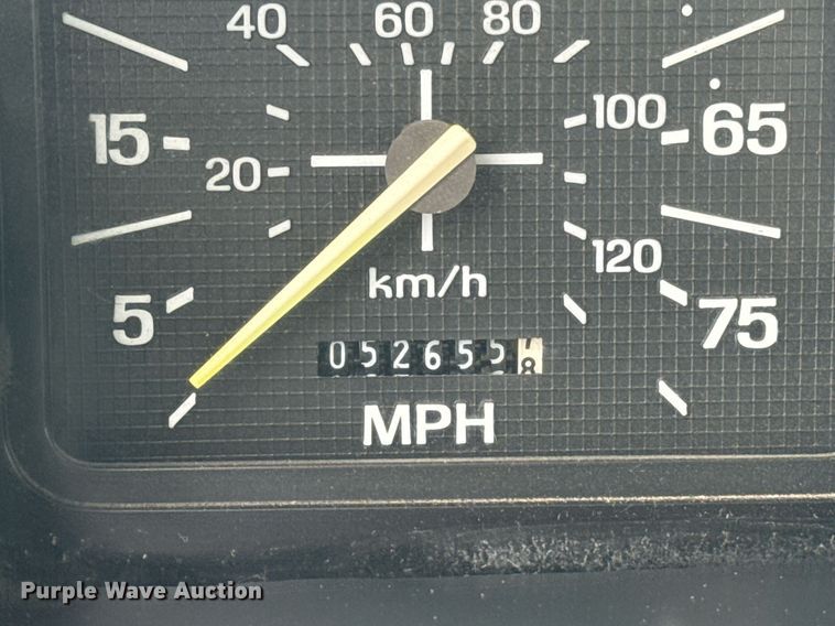 image for item EG5829 1993 Ford F700 dump flatbed truck