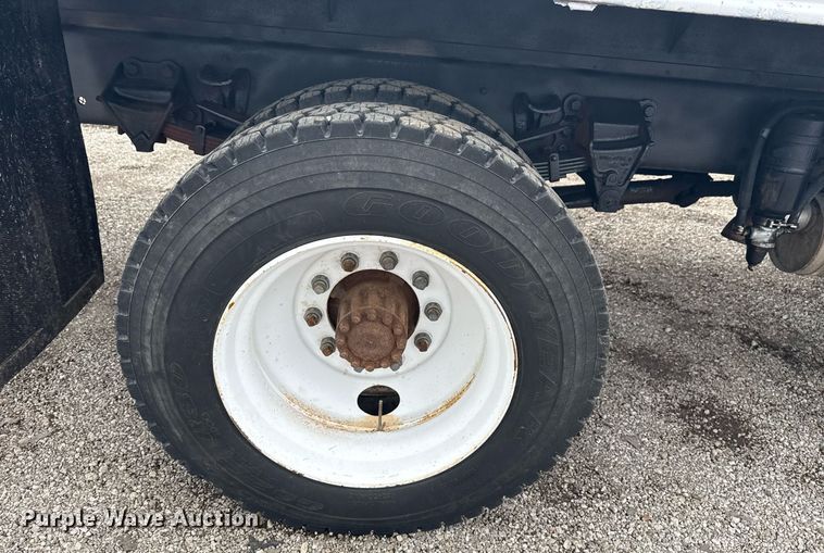 image for item EG5829 1993 Ford F700 dump flatbed truck