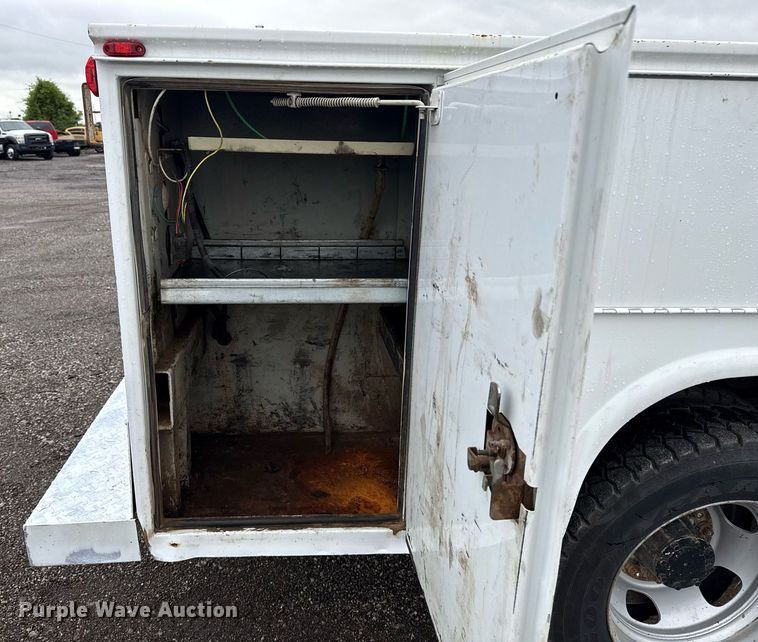 image for item EG5852 2012 Dodge Ram 5500HD utility / service truck