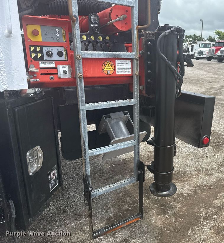 image for item EG5890 2012 Freightliner Business Class M2  grapple crane truck