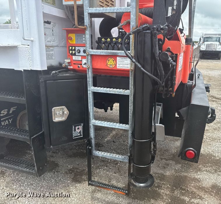 image for item EG5890 2012 Freightliner Business Class M2  grapple crane truck