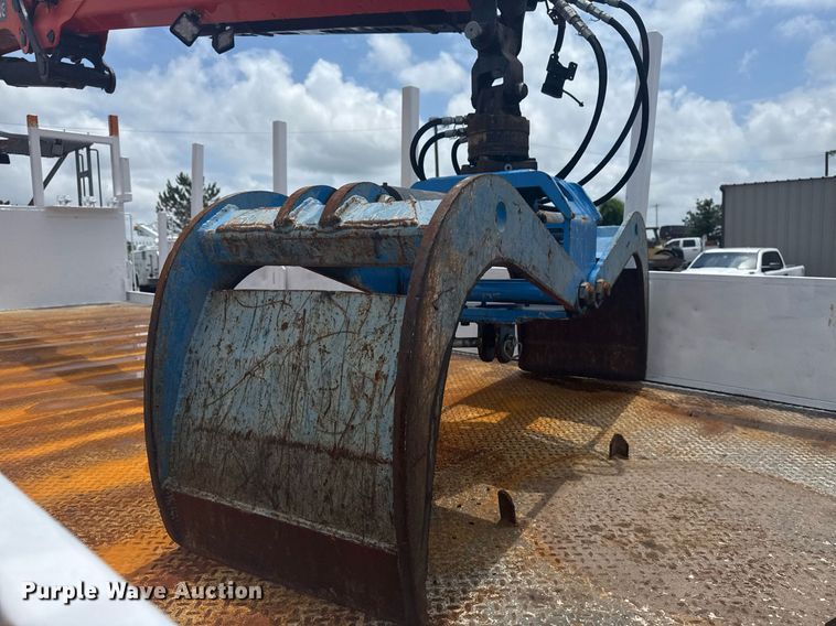 image for item EG5890 2012 Freightliner Business Class M2  grapple crane truck