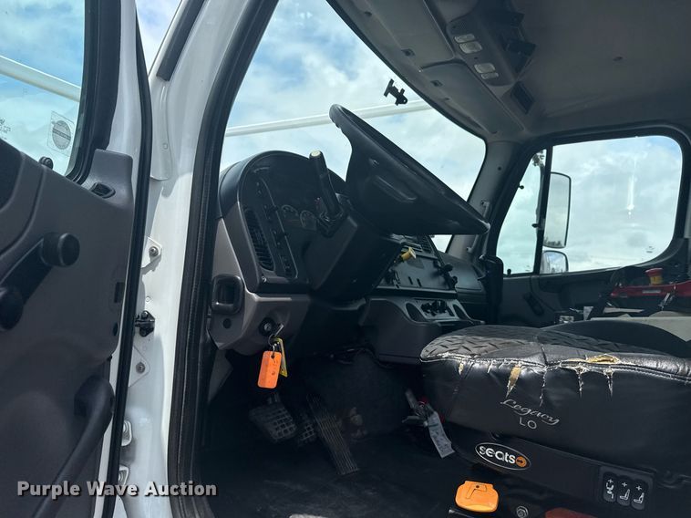 image for item EG5890 2012 Freightliner Business Class M2  grapple crane truck