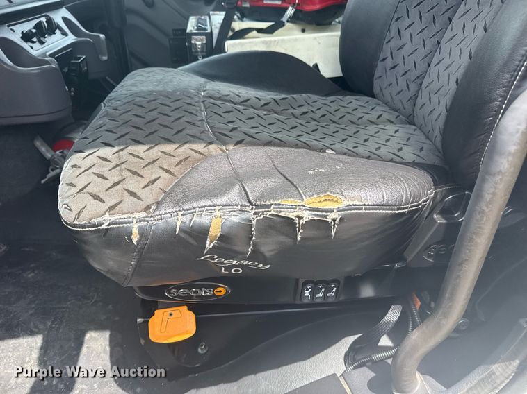 image for item EG5890 2012 Freightliner Business Class M2  grapple crane truck