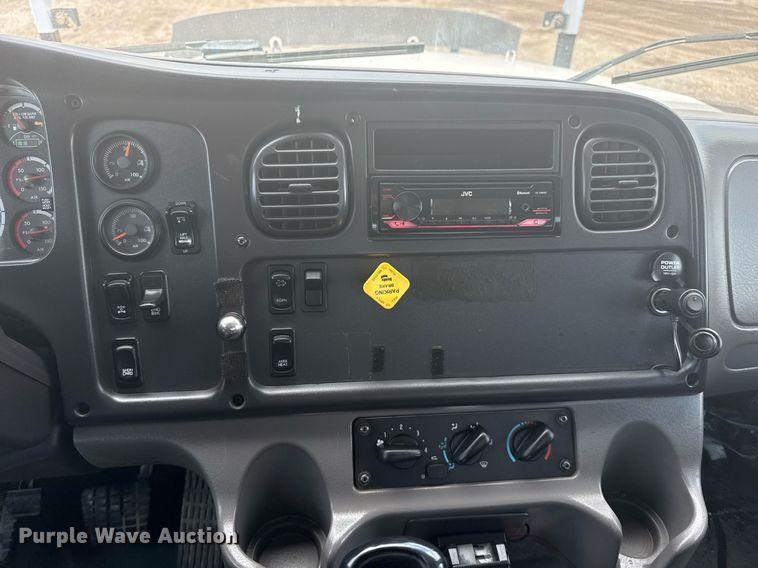 image for item EG5890 2012 Freightliner Business Class M2  grapple crane truck