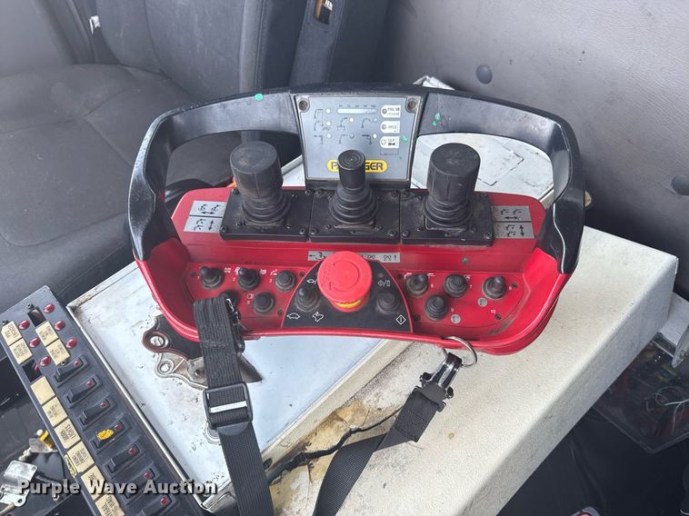 image for item EG5890 2012 Freightliner Business Class M2  grapple crane truck