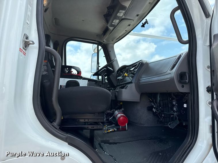 image for item EG5890 2012 Freightliner Business Class M2  grapple crane truck