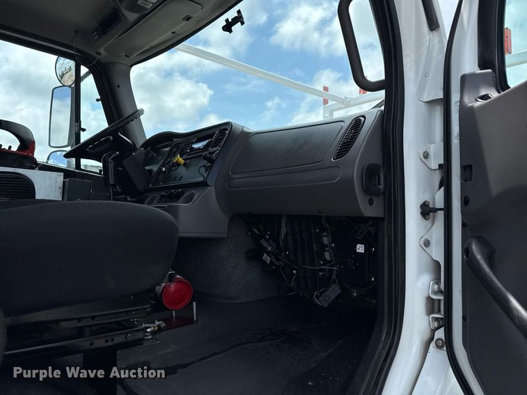 image for item EG5890 2012 Freightliner Business Class M2  grapple crane truck