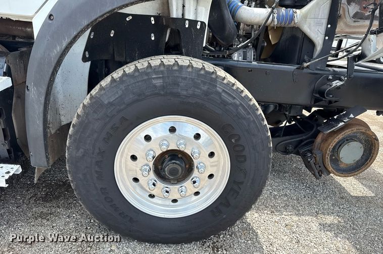 image for item EG5890 2012 Freightliner Business Class M2  grapple crane truck