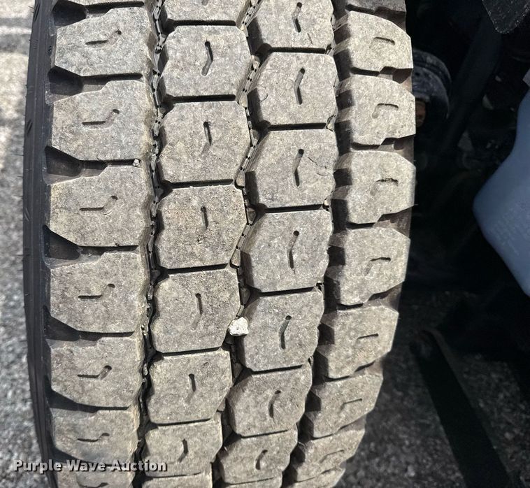 image for item EG5890 2012 Freightliner Business Class M2  grapple crane truck