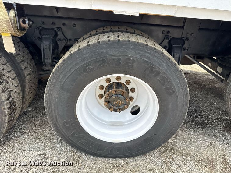 image for item EG5890 2012 Freightliner Business Class M2  grapple crane truck