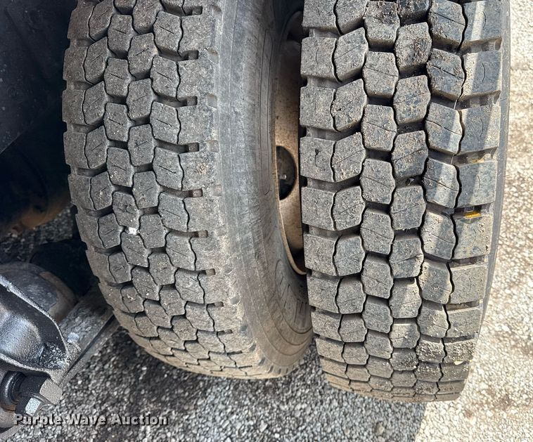 image for item EG5890 2012 Freightliner Business Class M2  grapple crane truck