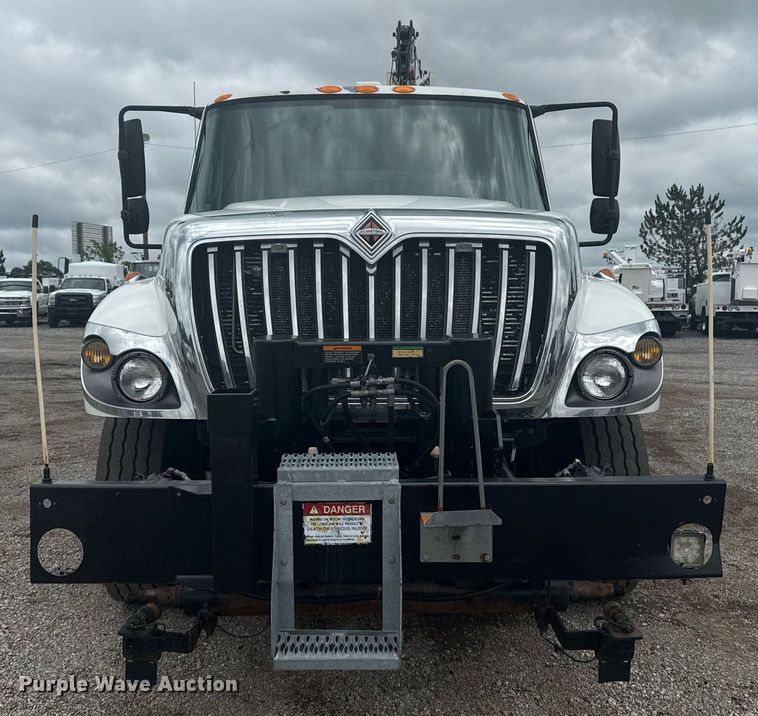 image for item EG5892 2011 International 7400 Crew Cab crane truck