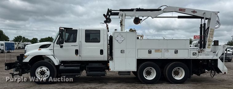 image for item EG5892 2011 International 7400 Crew Cab crane truck