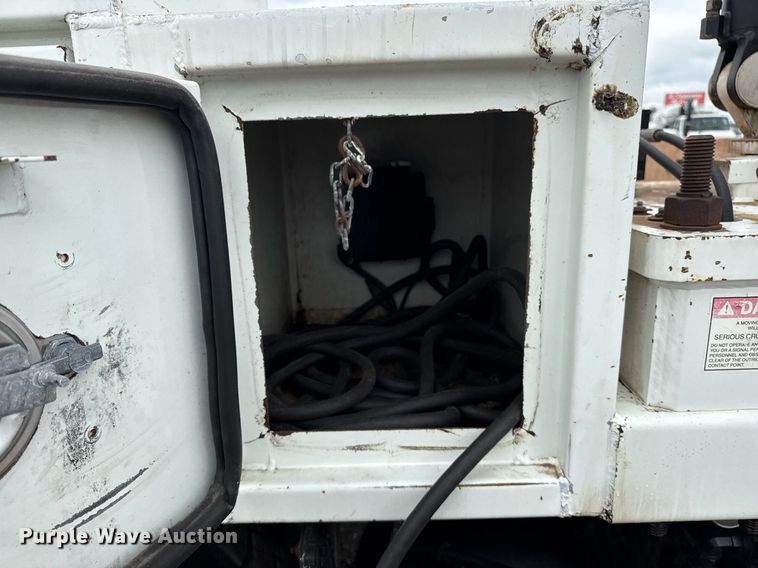 image for item EG5892 2011 International 7400 Crew Cab crane truck