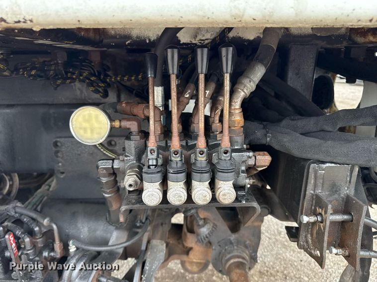 image for item EG5892 2011 International 7400 Crew Cab crane truck