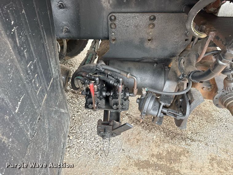 image for item EG5892 2011 International 7400 Crew Cab crane truck