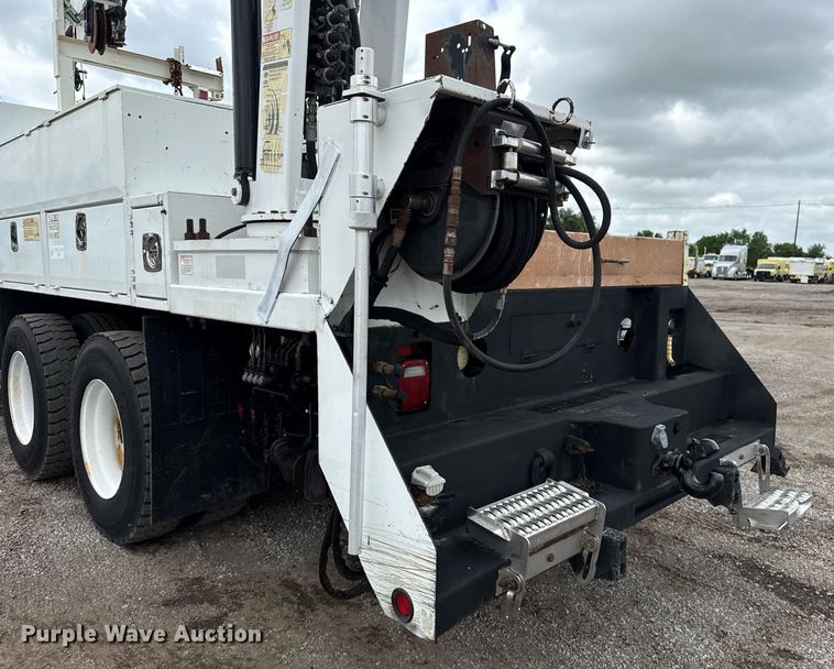 image for item EG5892 2011 International 7400 Crew Cab crane truck