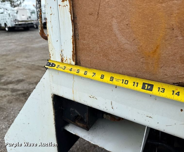 image for item EG5892 2011 International 7400 Crew Cab crane truck