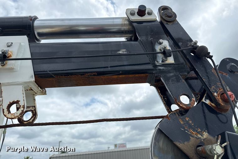 image for item EG5892 2011 International 7400 Crew Cab crane truck