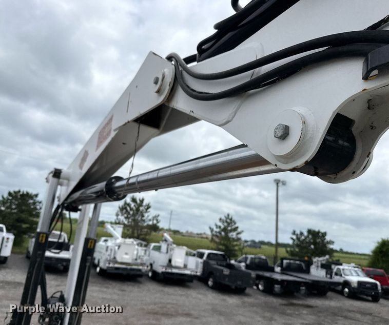 image for item EG5892 2011 International 7400 Crew Cab crane truck