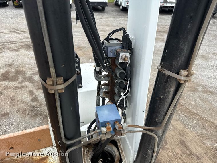 image for item EG5892 2011 International 7400 Crew Cab crane truck