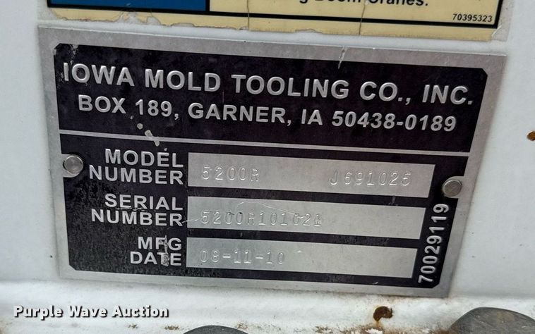 image for item EG5892 2011 International 7400 Crew Cab crane truck