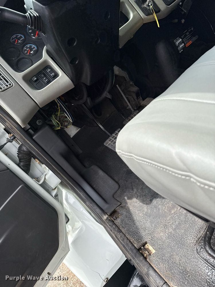 image for item EG5892 2011 International 7400 Crew Cab crane truck