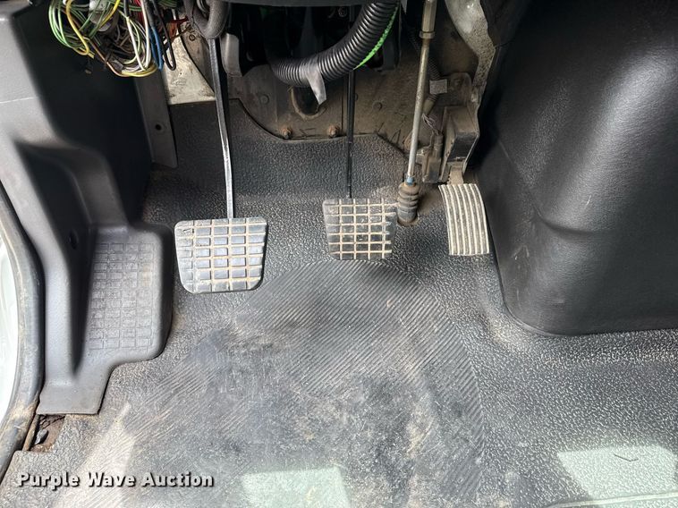 image for item EG5892 2011 International 7400 Crew Cab crane truck