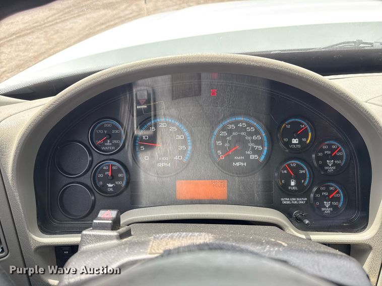 image for item EG5892 2011 International 7400 Crew Cab crane truck