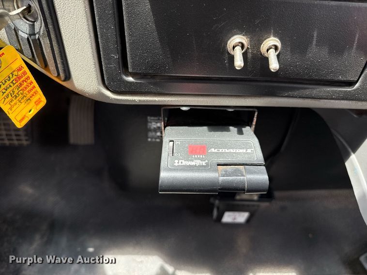 image for item EG5892 2011 International 7400 Crew Cab crane truck