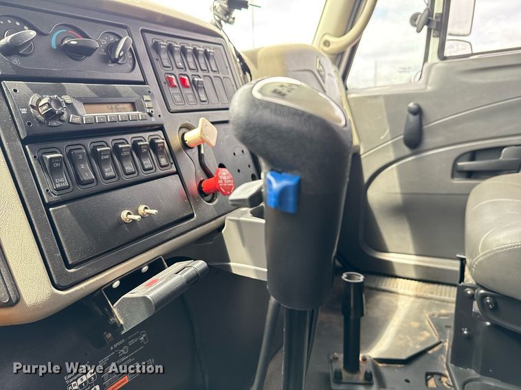 image for item EG5892 2011 International 7400 Crew Cab crane truck