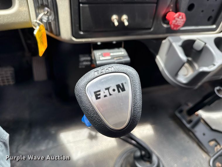 image for item EG5892 2011 International 7400 Crew Cab crane truck