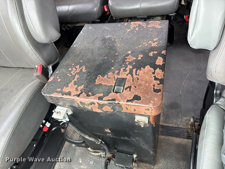 image for item EG5892 2011 International 7400 Crew Cab crane truck