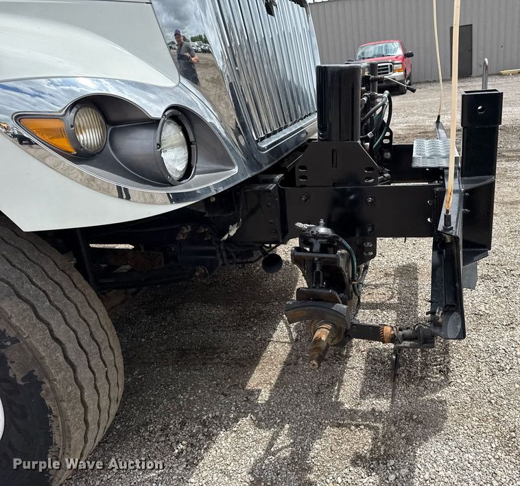 image for item EG5892 2011 International 7400 Crew Cab crane truck