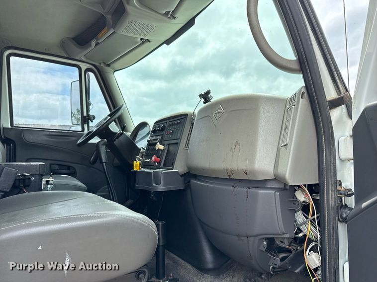 image for item EG5892 2011 International 7400 Crew Cab crane truck