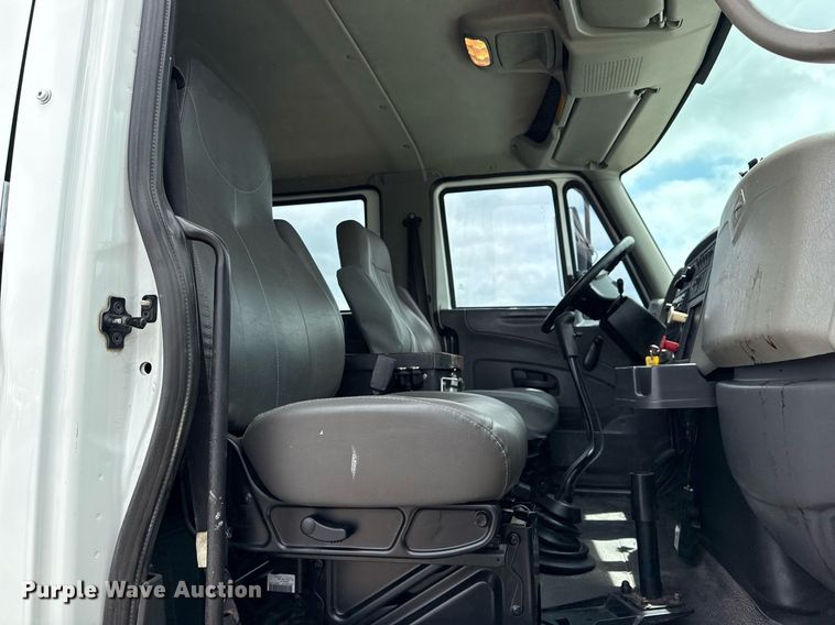 image for item EG5892 2011 International 7400 Crew Cab crane truck