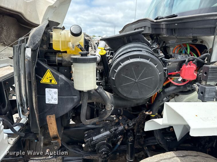 image for item EG5892 2011 International 7400 Crew Cab crane truck