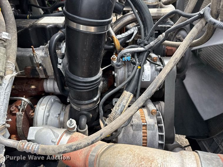 image for item EG5892 2011 International 7400 Crew Cab crane truck