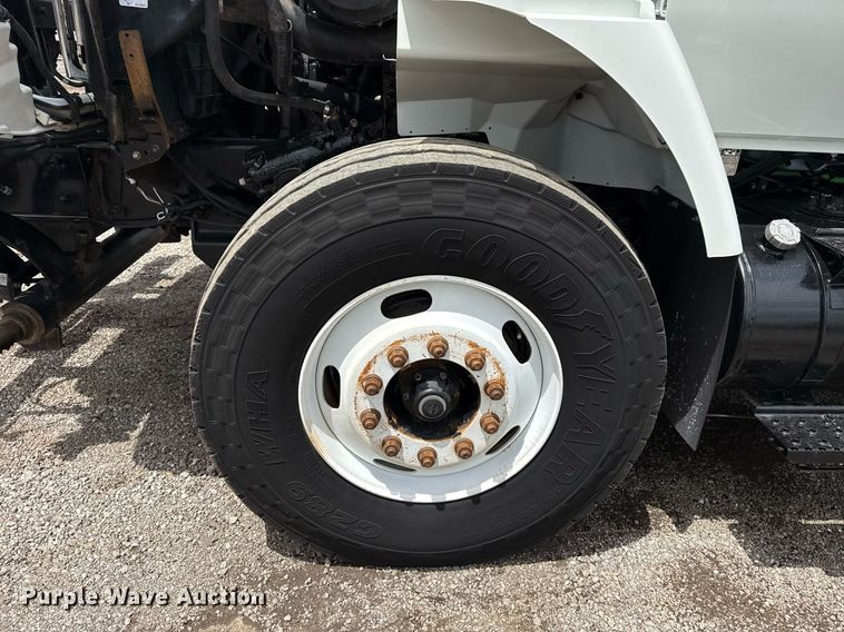 image for item EG5892 2011 International 7400 Crew Cab crane truck