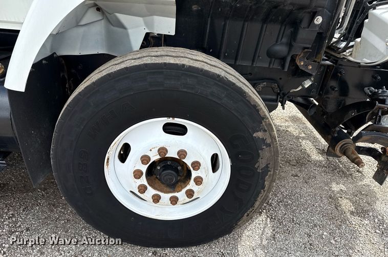 image for item EG5892 2011 International 7400 Crew Cab crane truck