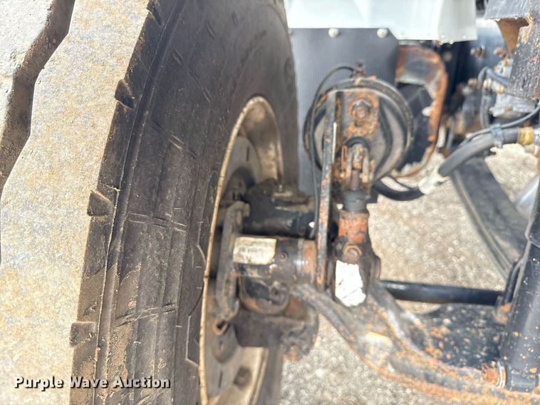 image for item EG5892 2011 International 7400 Crew Cab crane truck