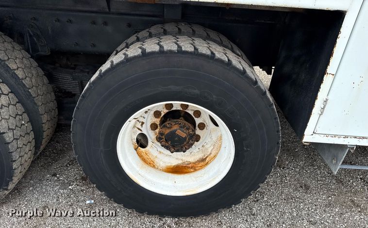 image for item EG5892 2011 International 7400 Crew Cab crane truck