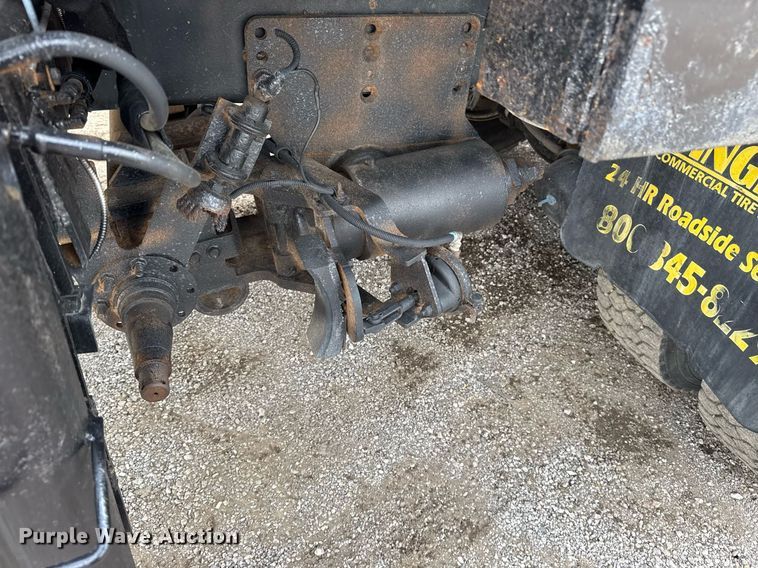 image for item EG5892 2011 International 7400 Crew Cab crane truck