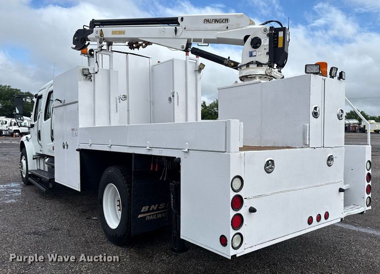 image for item EG5896 2007 Freightliner Business Class M2 Crew Cab utility / service truck