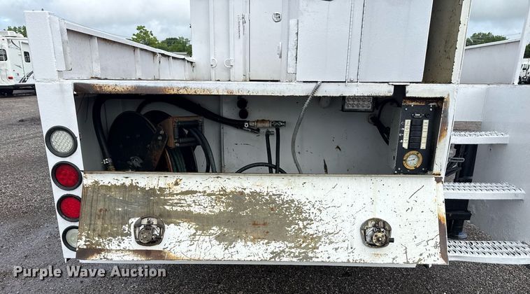 image for item EG5896 2007 Freightliner Business Class M2 Crew Cab utility / service truck